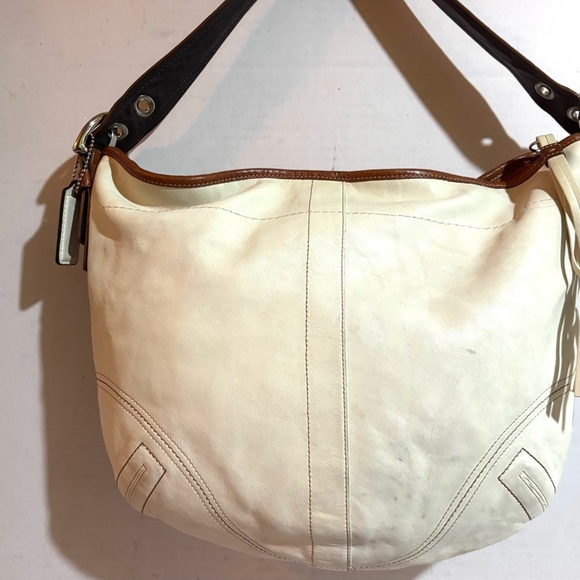 Coach vintage Elegant Cream/ brown Leather Shoulder Bag - Picture 2 of 10